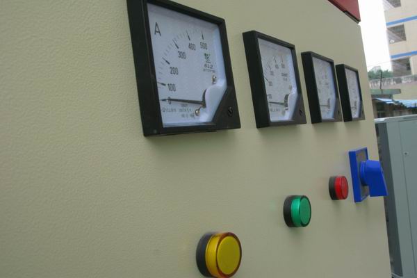 于洪配电柜-3683讲讲配电柜注意事项